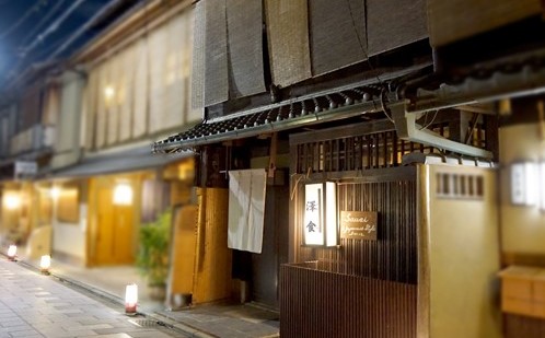 茶屋旅館の歴史を感じる宿